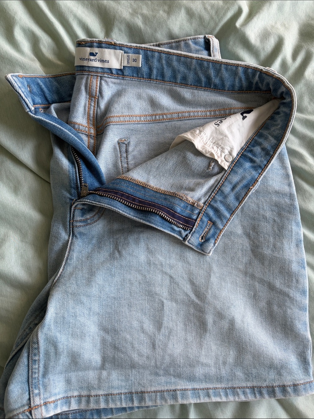 Vineyard Vines Women's Light Blue Denim Jeans
**New, never work**